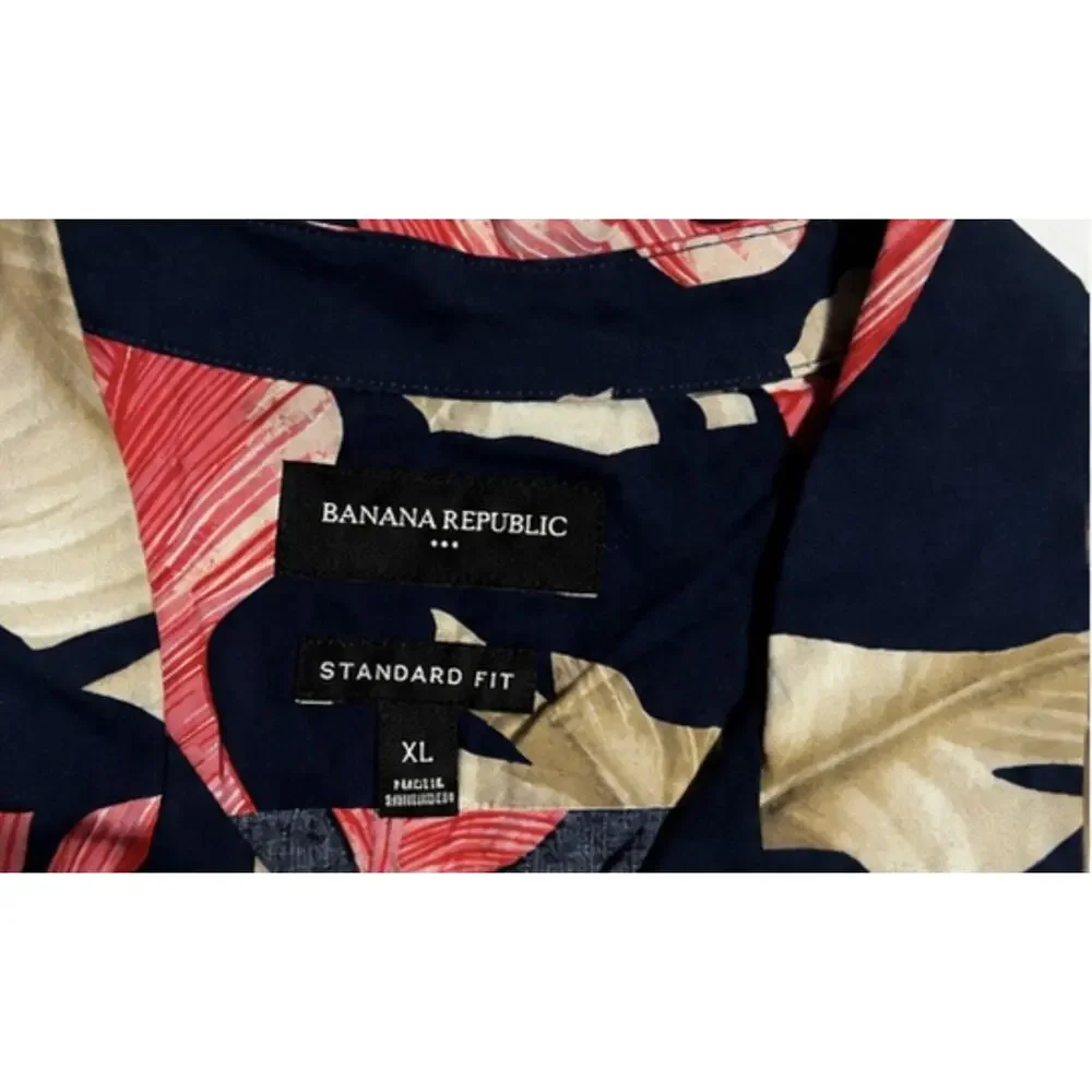 Banana Republic XL Tropical Hawaiian Camp Shirt Navy Leaf Print Viscose